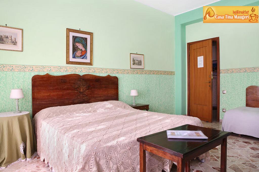 Casa Tina Maugeri Panzió Catania Szoba fotó