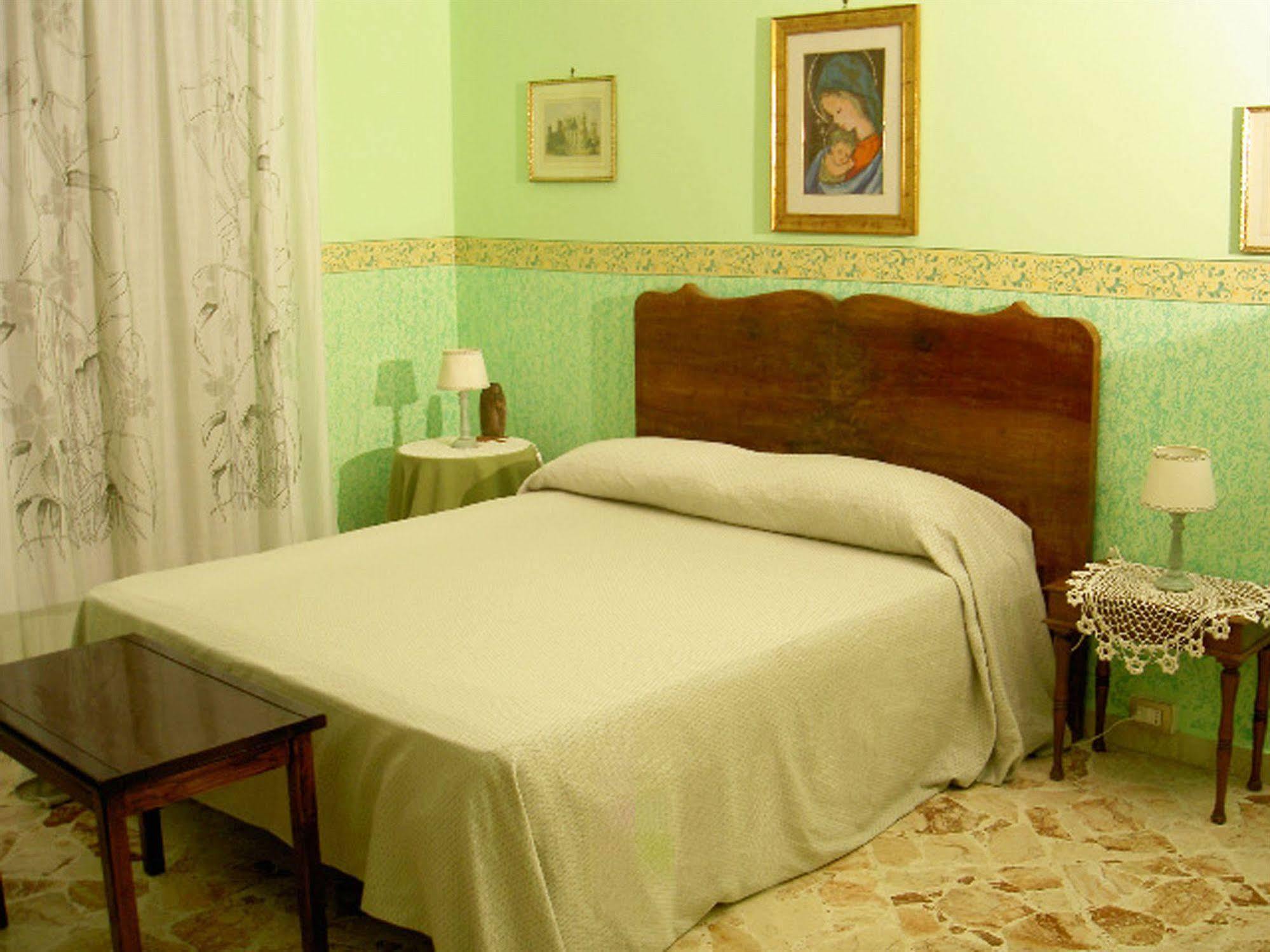 Casa Tina Maugeri Panzió Catania Kültér fotó