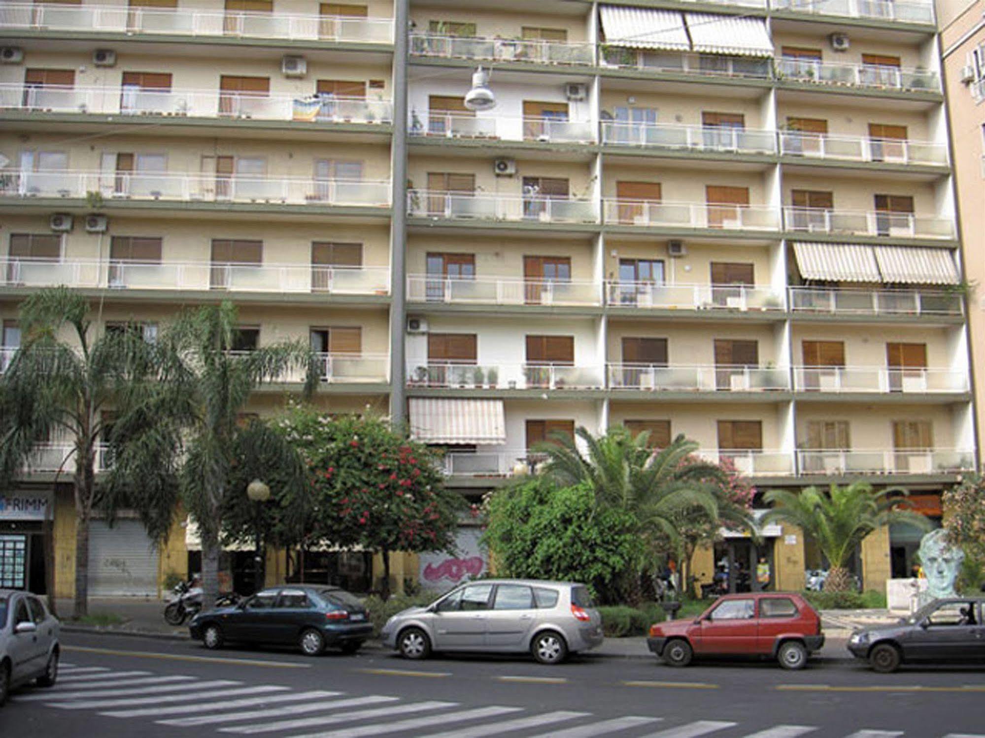 Casa Tina Maugeri Panzió Catania Kültér fotó