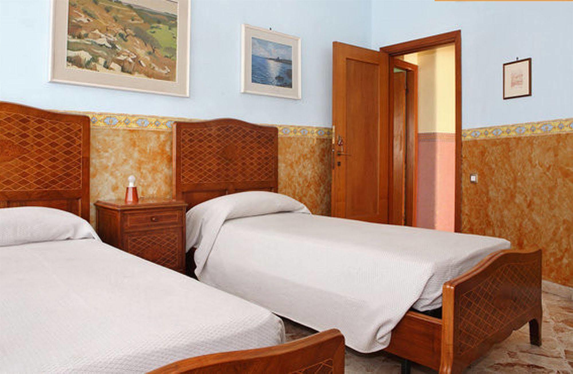Casa Tina Maugeri Panzió Catania Kültér fotó